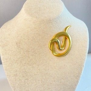Casual Corner Gold Tone Abstract Brooch